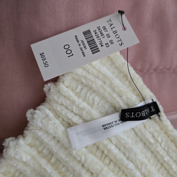 NEW Talbots knit scarf/wrap and beanie set. - Picture 4 of 7